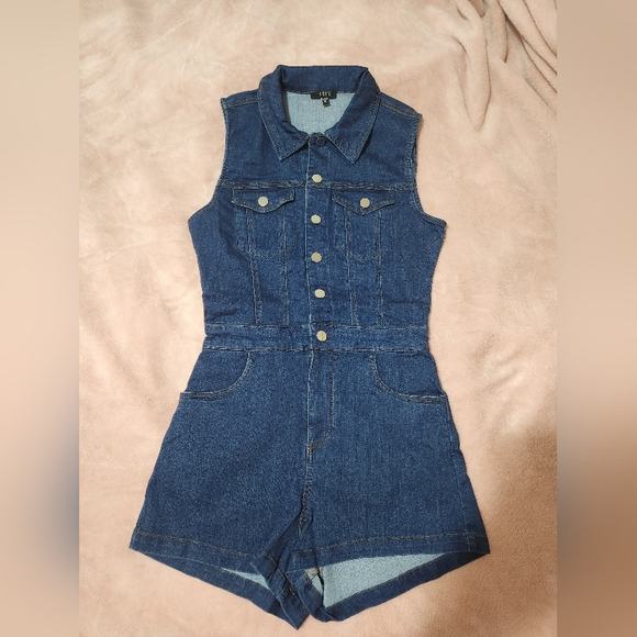 NWOT Denim Romper - Picture 2 of 10